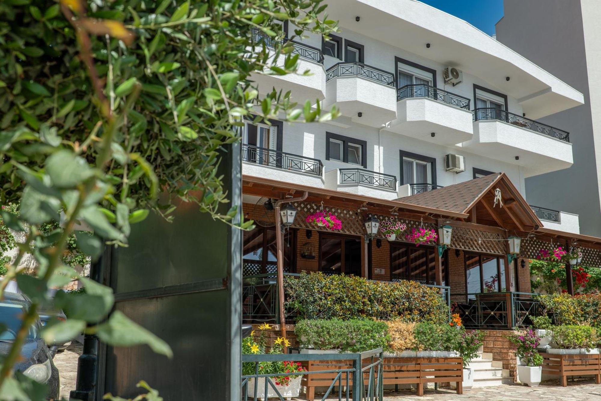 Sunkised Hotel Саранда Экстерьер фото