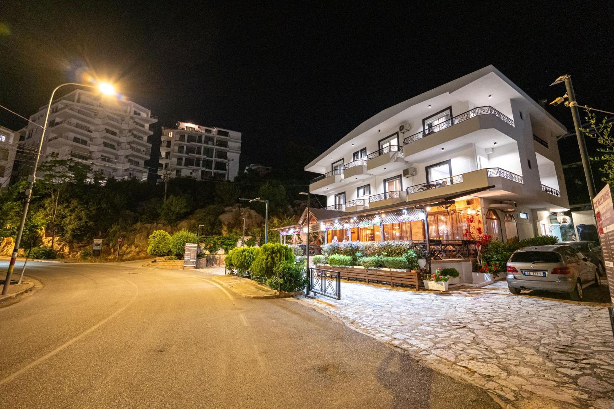 Sunkised Hotel Саранда Экстерьер фото