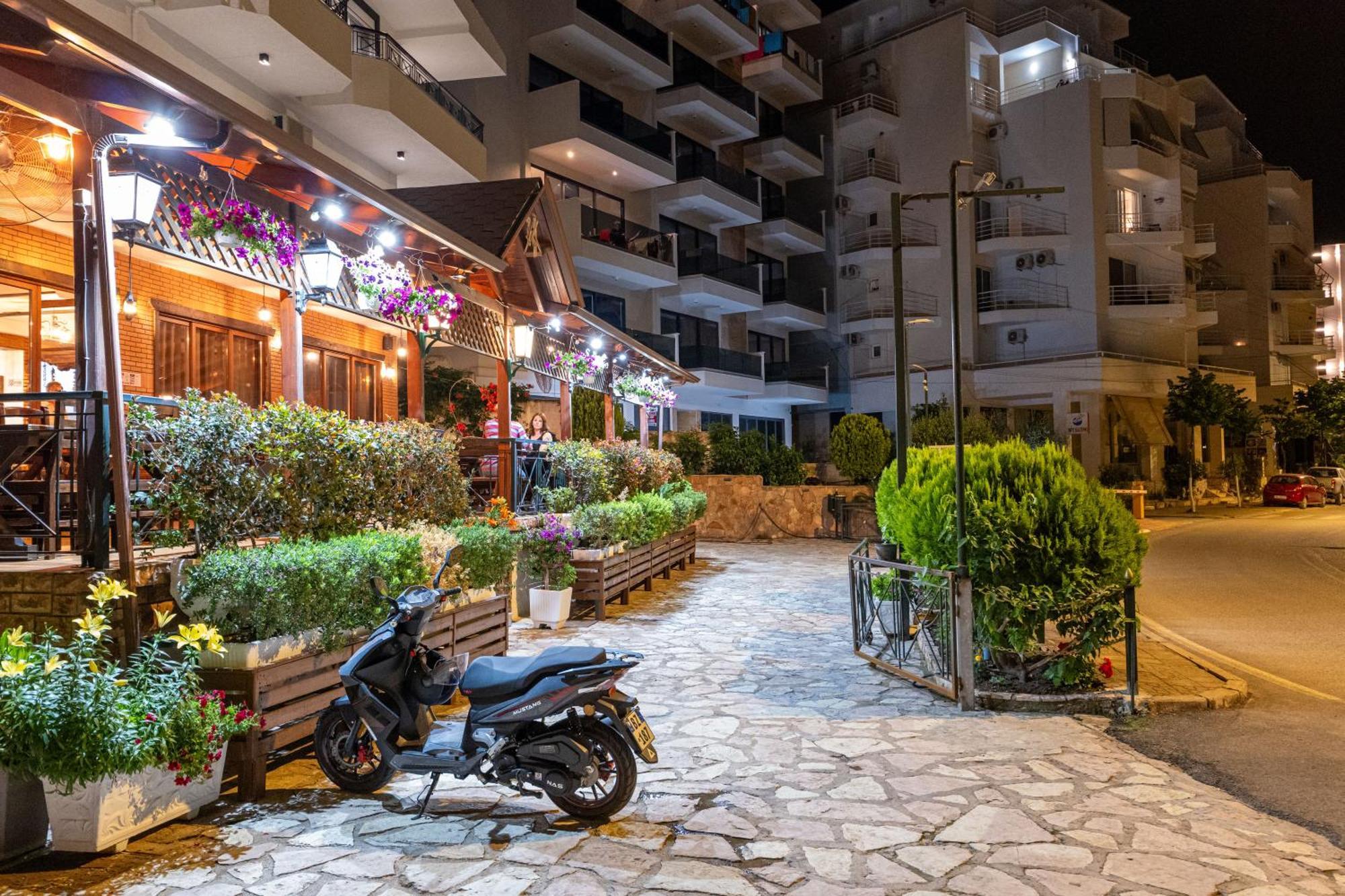 Sunkised Hotel Саранда Экстерьер фото